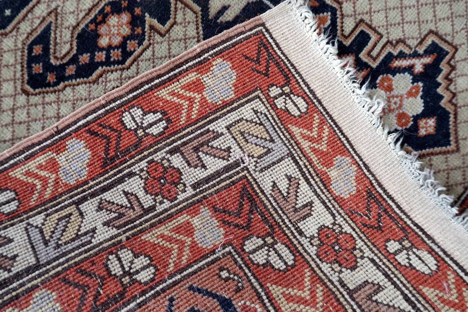 Handmade vintage Turkish Sivas rug 3.8' x 6.3' (118cm x 194cm) 1950s