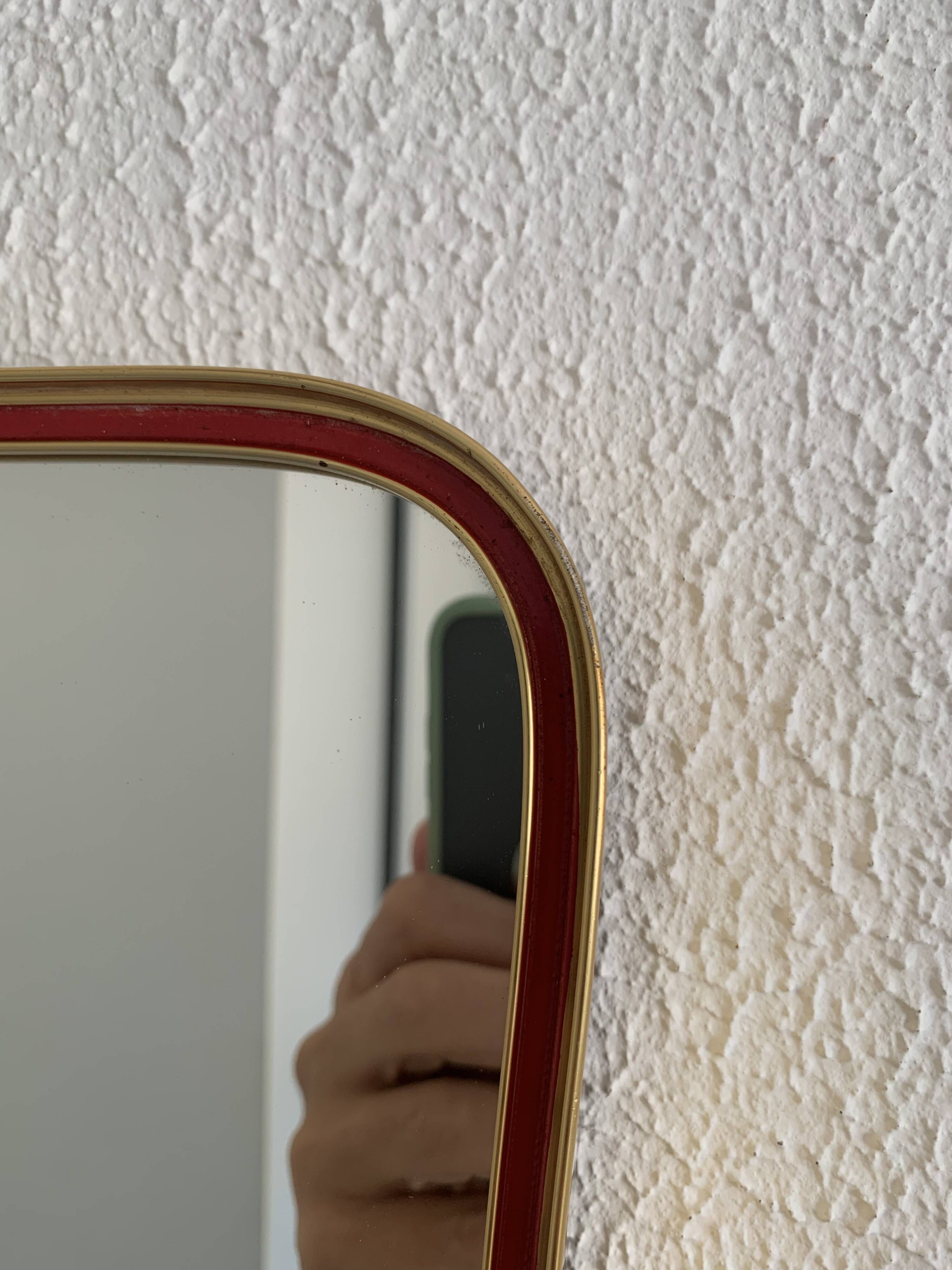 Miroir vintage 1960 rétroviseur asymétrique forme libre doré rouge - 71 x 3