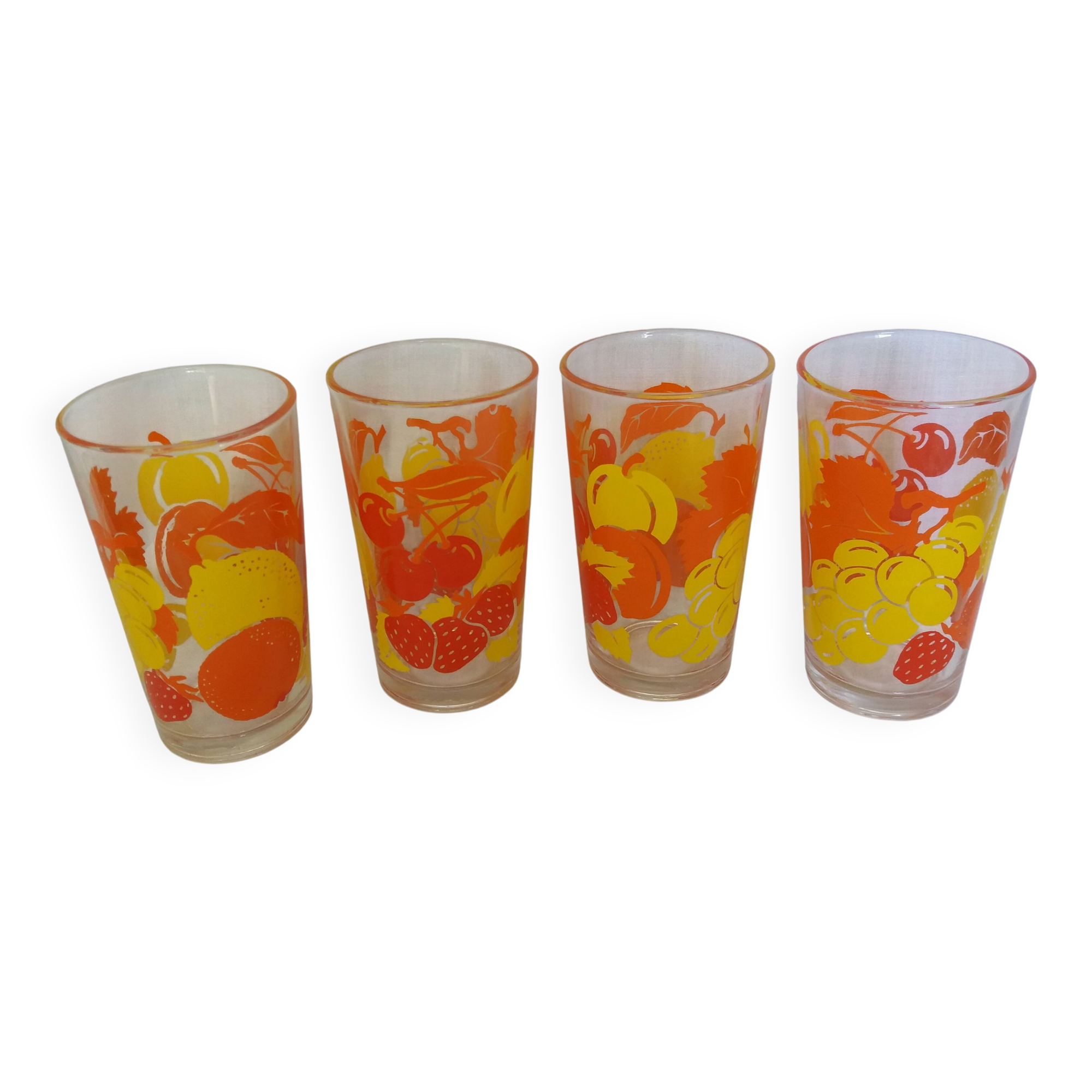 Verres vintage décorated with orange and yellow lemon fruits, Italy.
