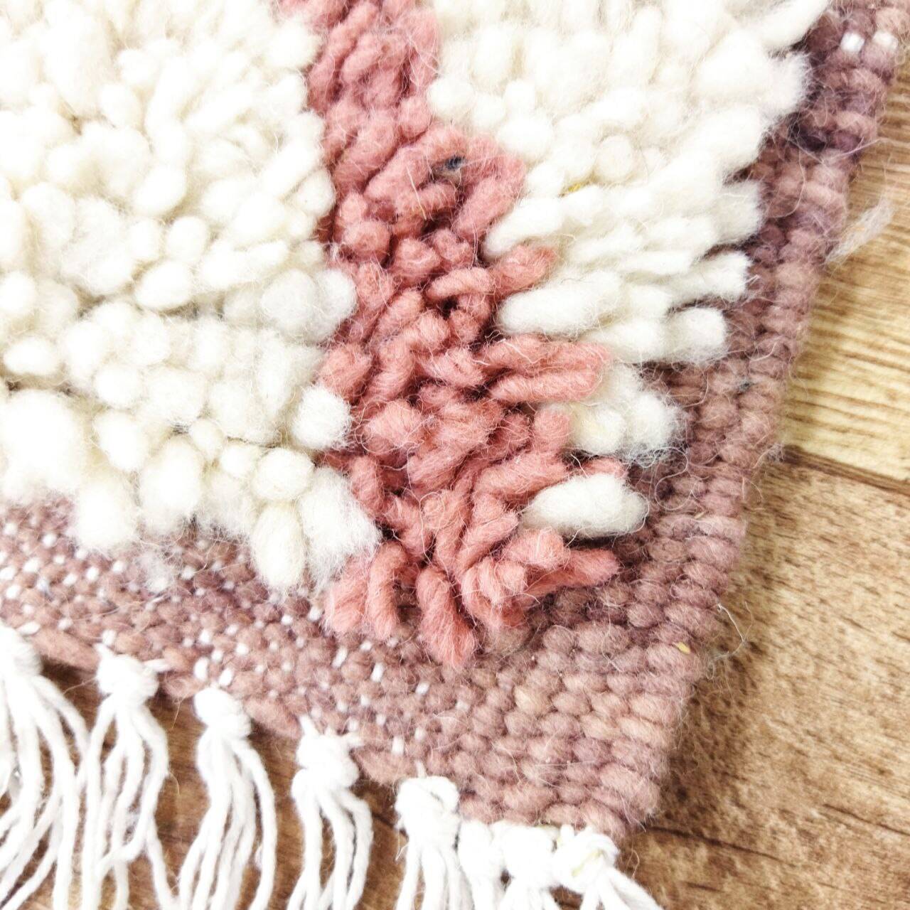 Handmade moroccan berber rug 157 x 130 cm