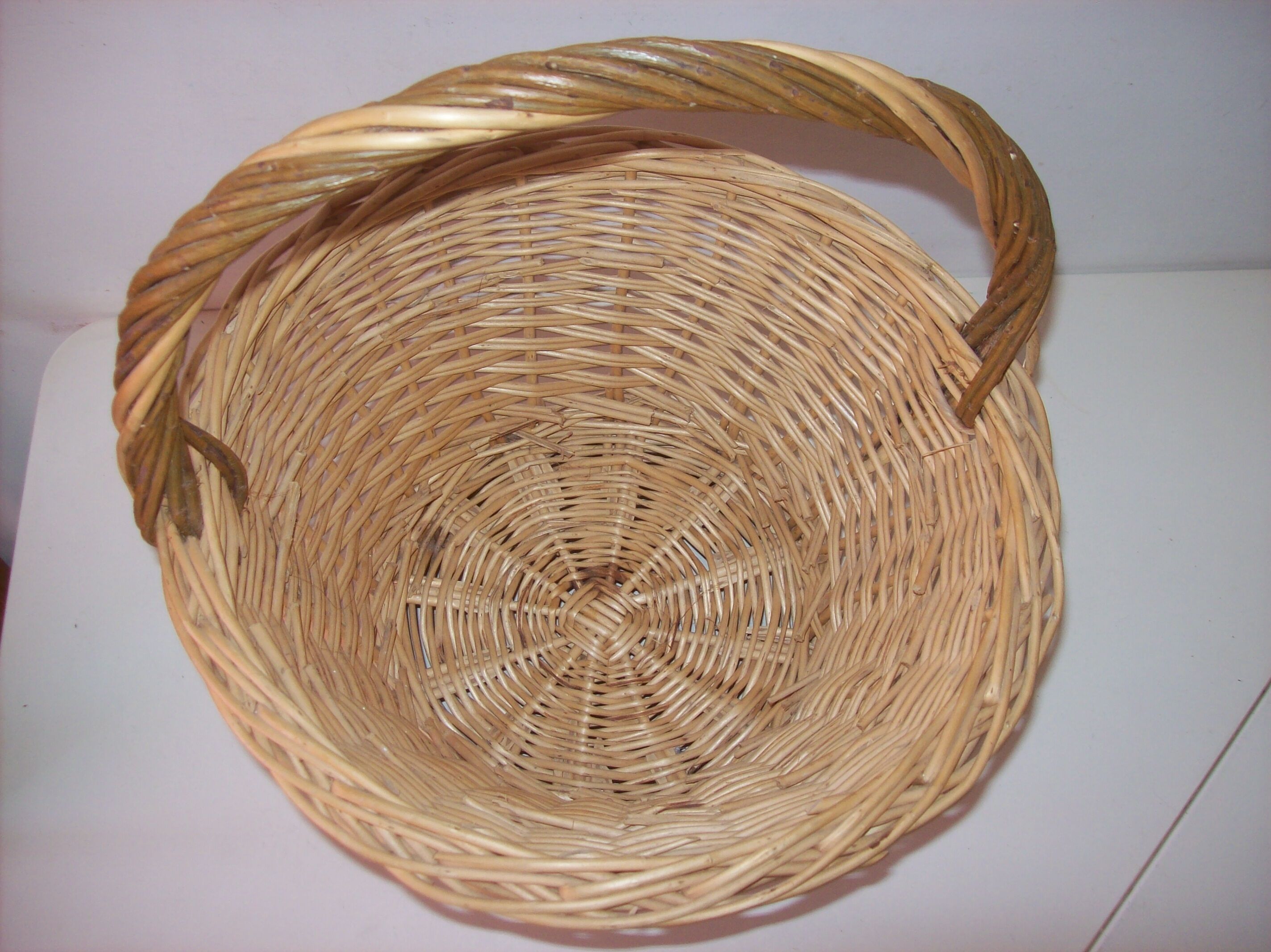 Wicker basket