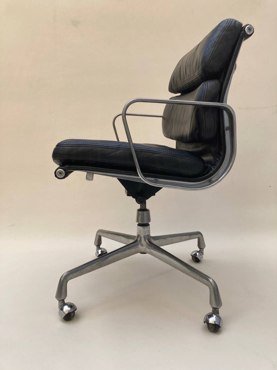 Charles eames EA 217 office chair