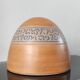 Vase dôme en terre cuite artisanale à frise peinte – Style Brutaliste