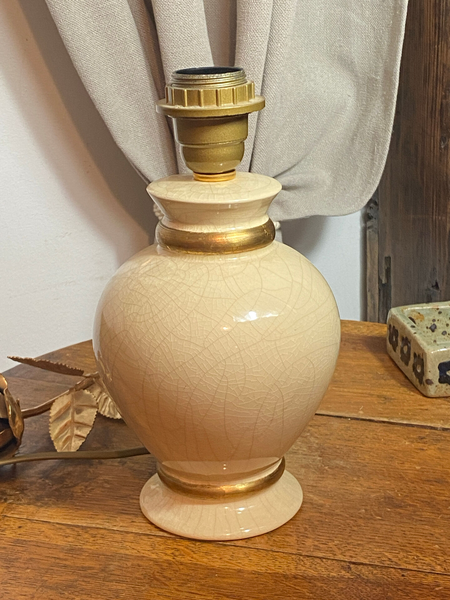 Pied de lampe en céramique craquelée  Le Dauphin