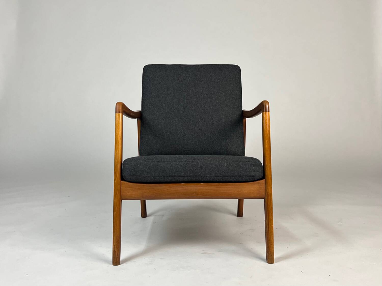 Ole Wanscher FD109 armchair by France & Daverkosen 60s vintage Danish