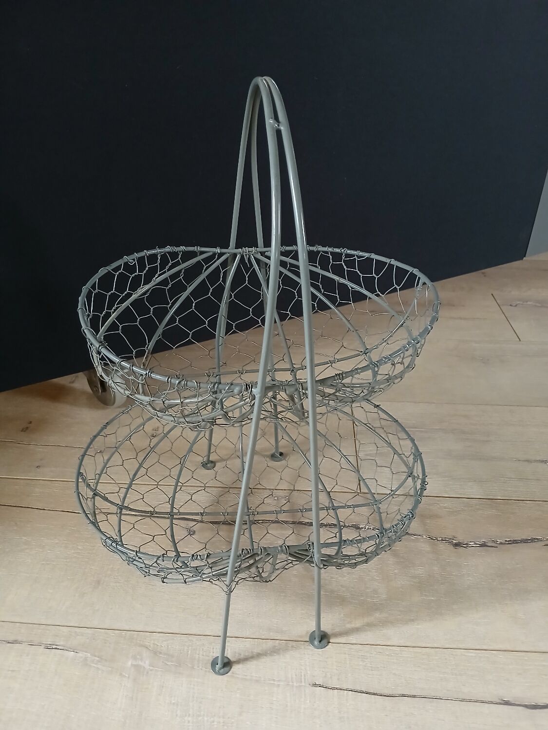 Metal fruit basket/basket