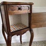 Bedside table / bedside table in veneered wood, molded and carved with foliage Louis XV style