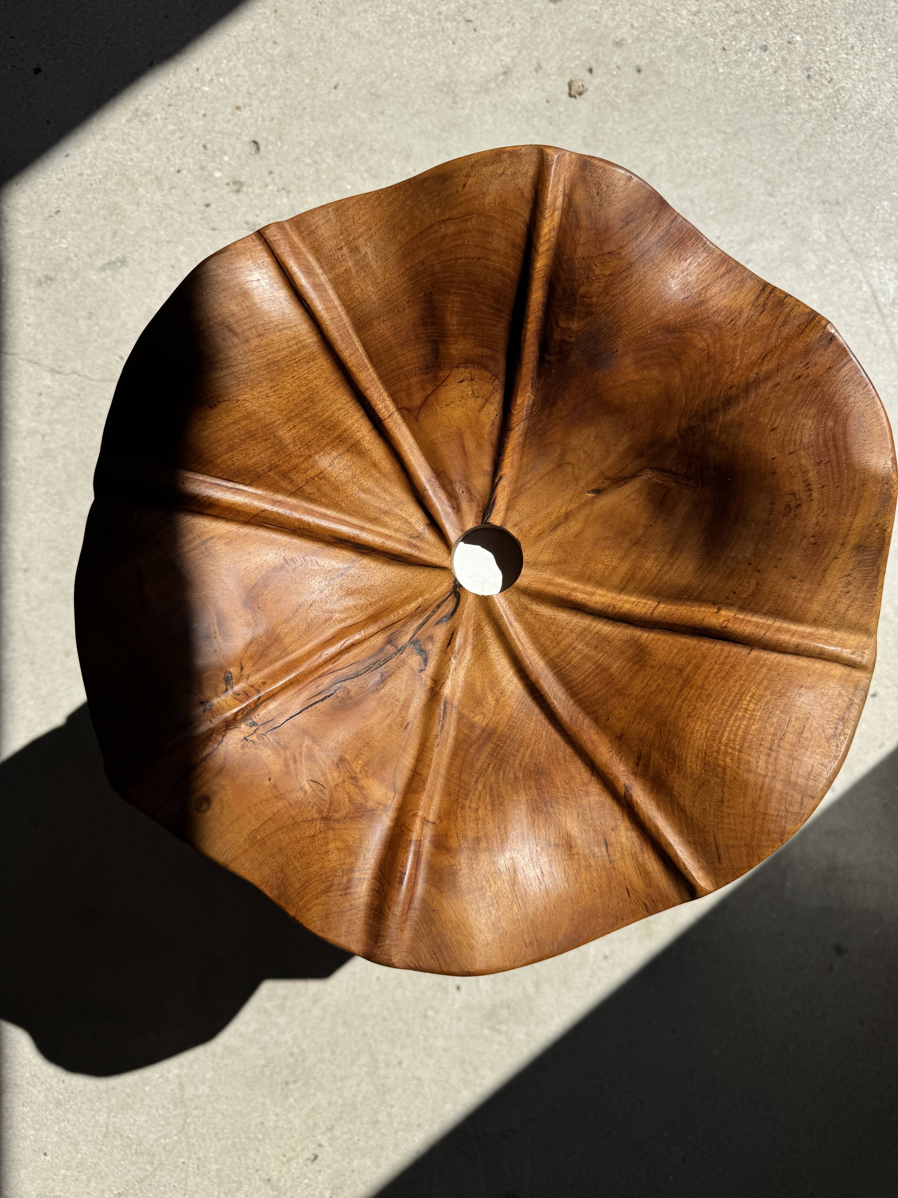 Average suspension flat wavy leaf in teak flower stripes D:40