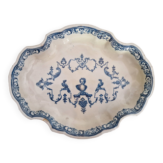 Plat ovale faïence de Moustiers XVIIIe, décor dit à la Bérain