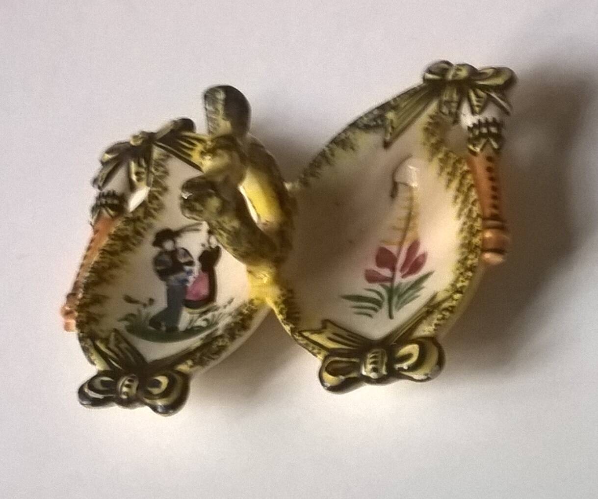 Salt pepper shaker antique butterfly shape Henriot Quimper rare