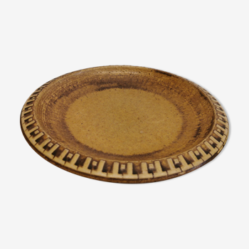 Assiette en céramique, conçus et fabriqués par Danish Ravnild (estampillés et signés)