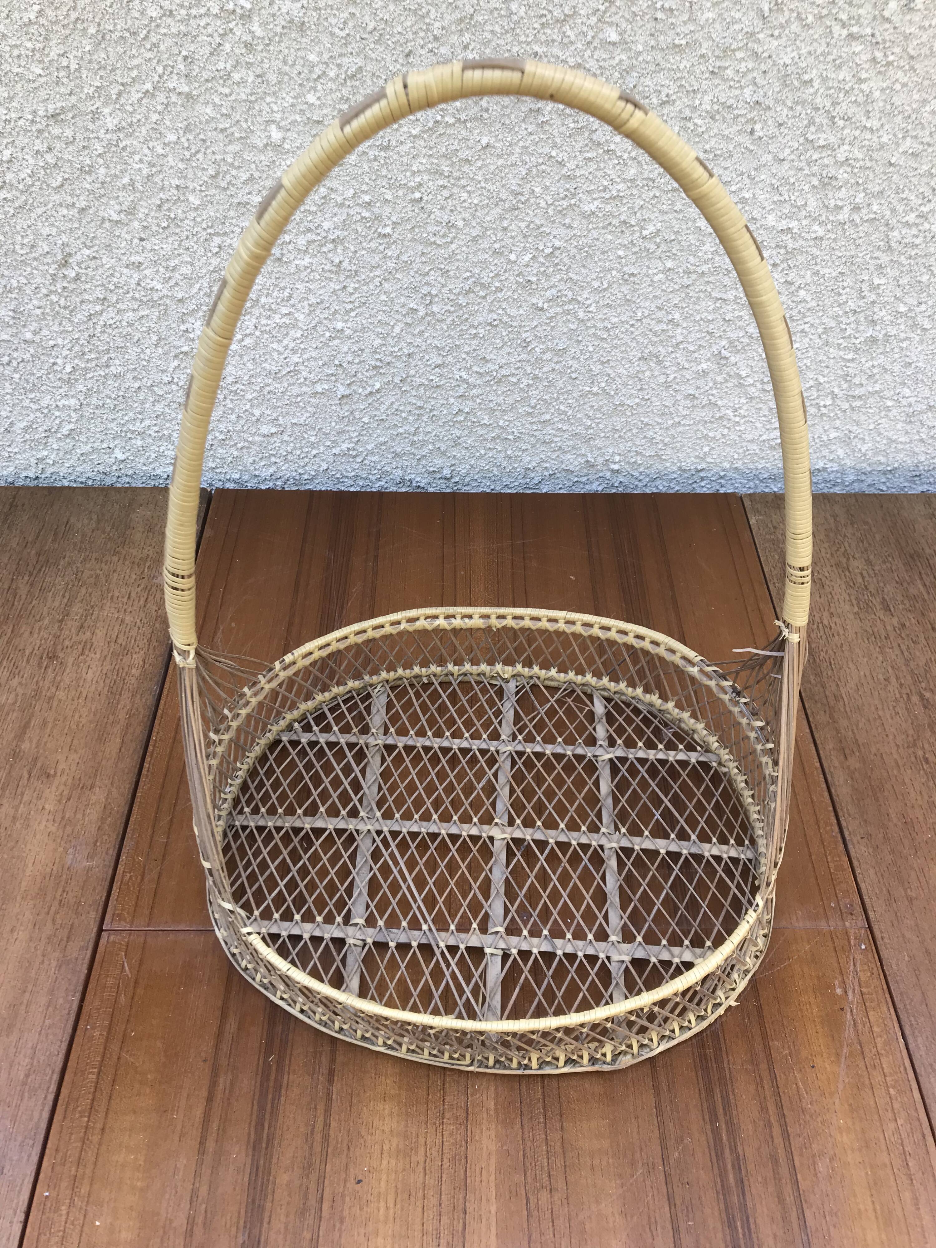 Old arttan basket