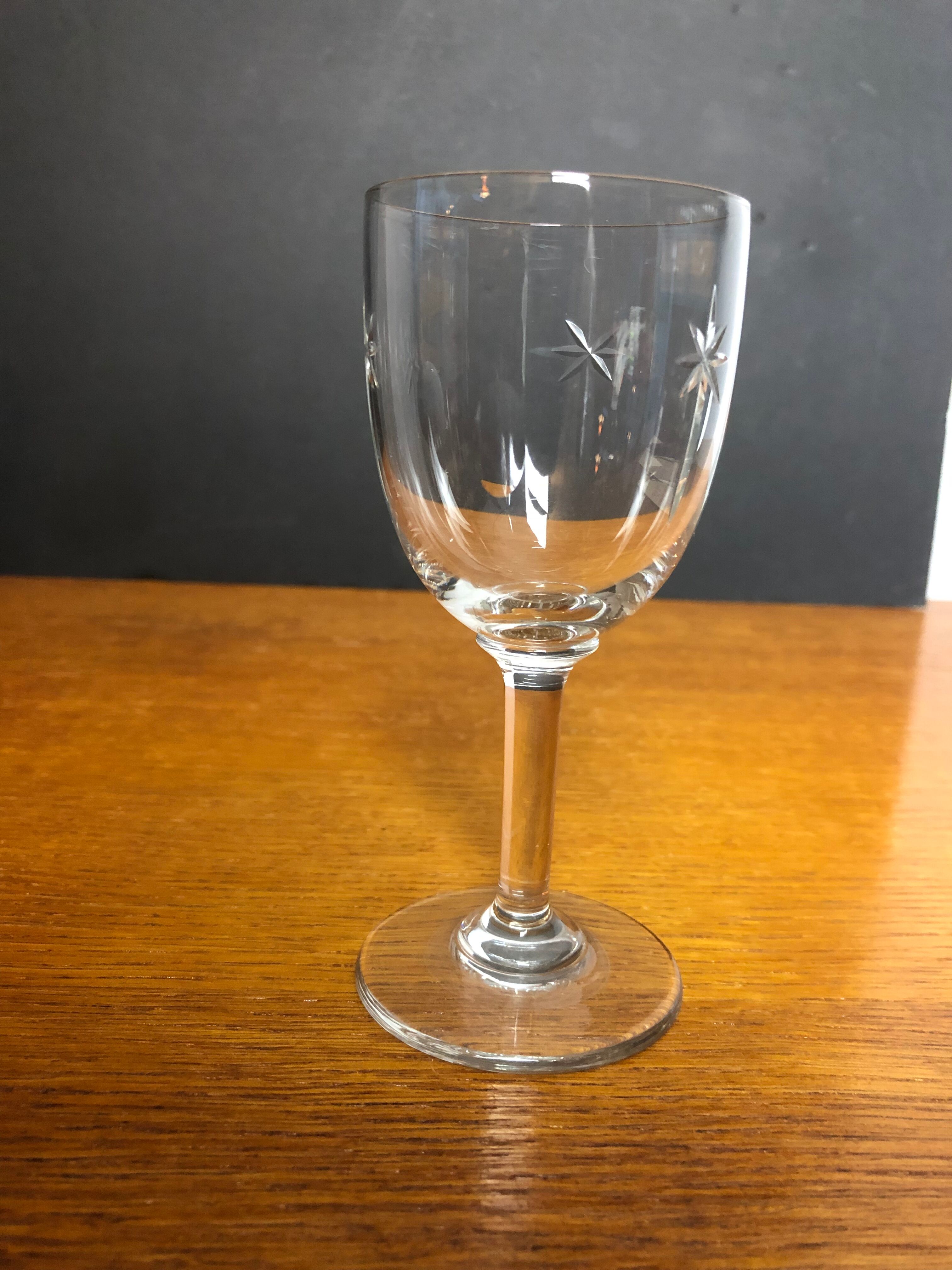 10 wine glasses decorated "stars"