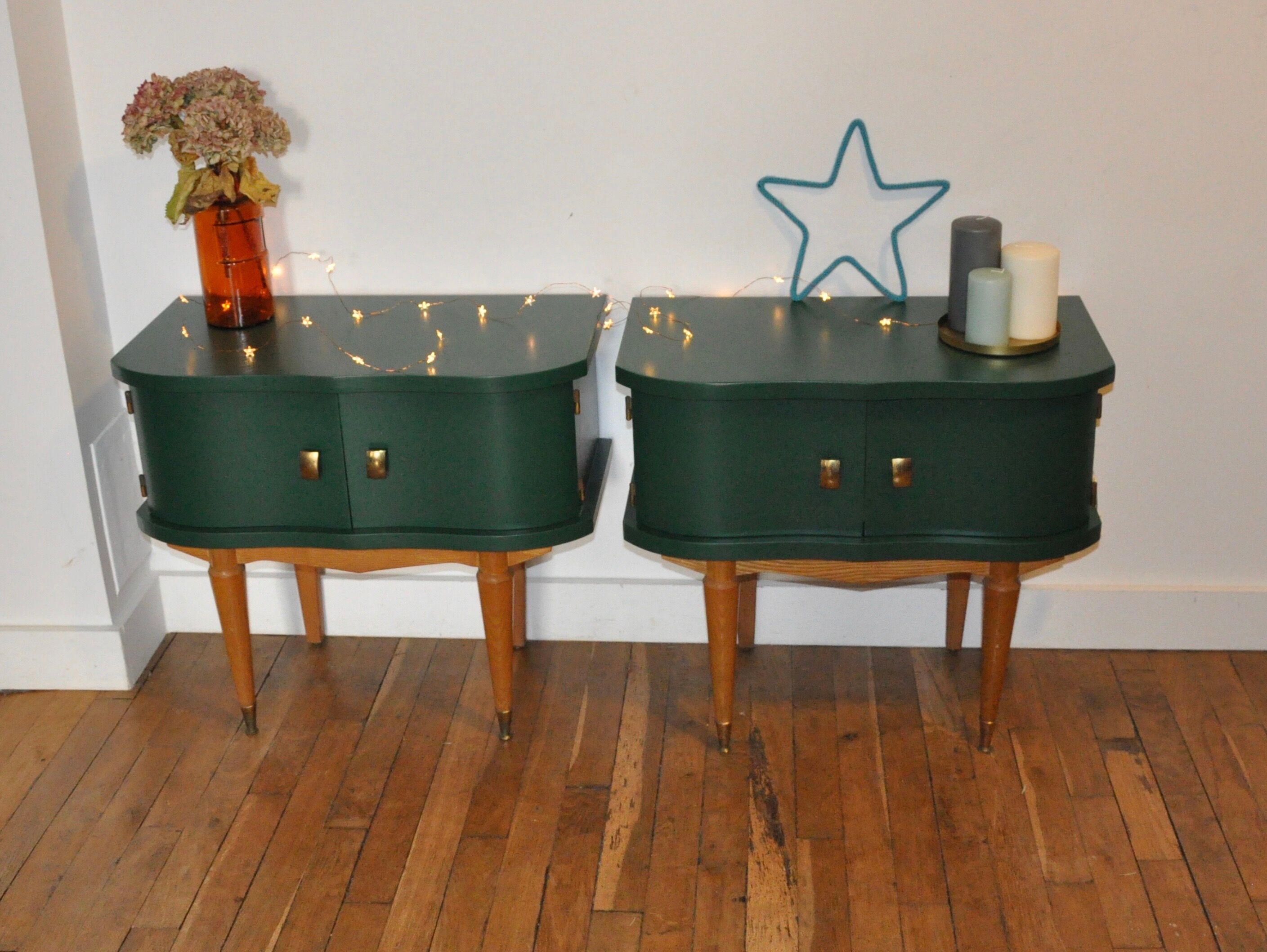 Paire de tables de chevet