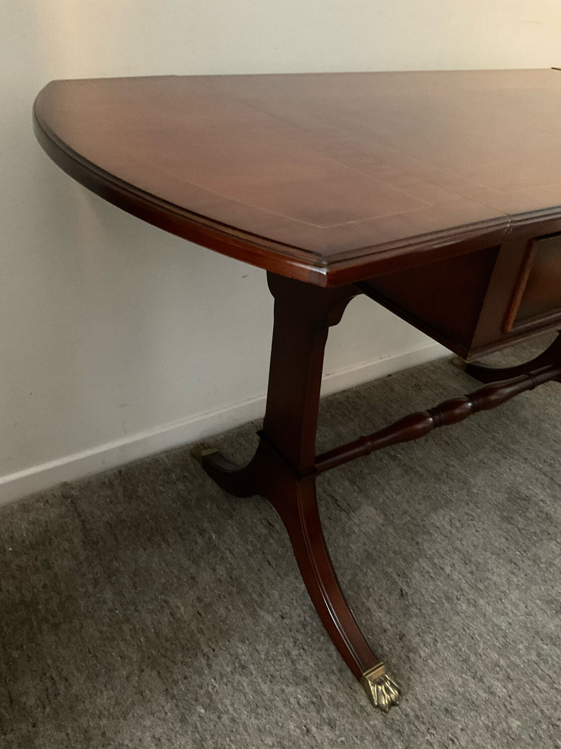 Old English desk Heldense in mahogany