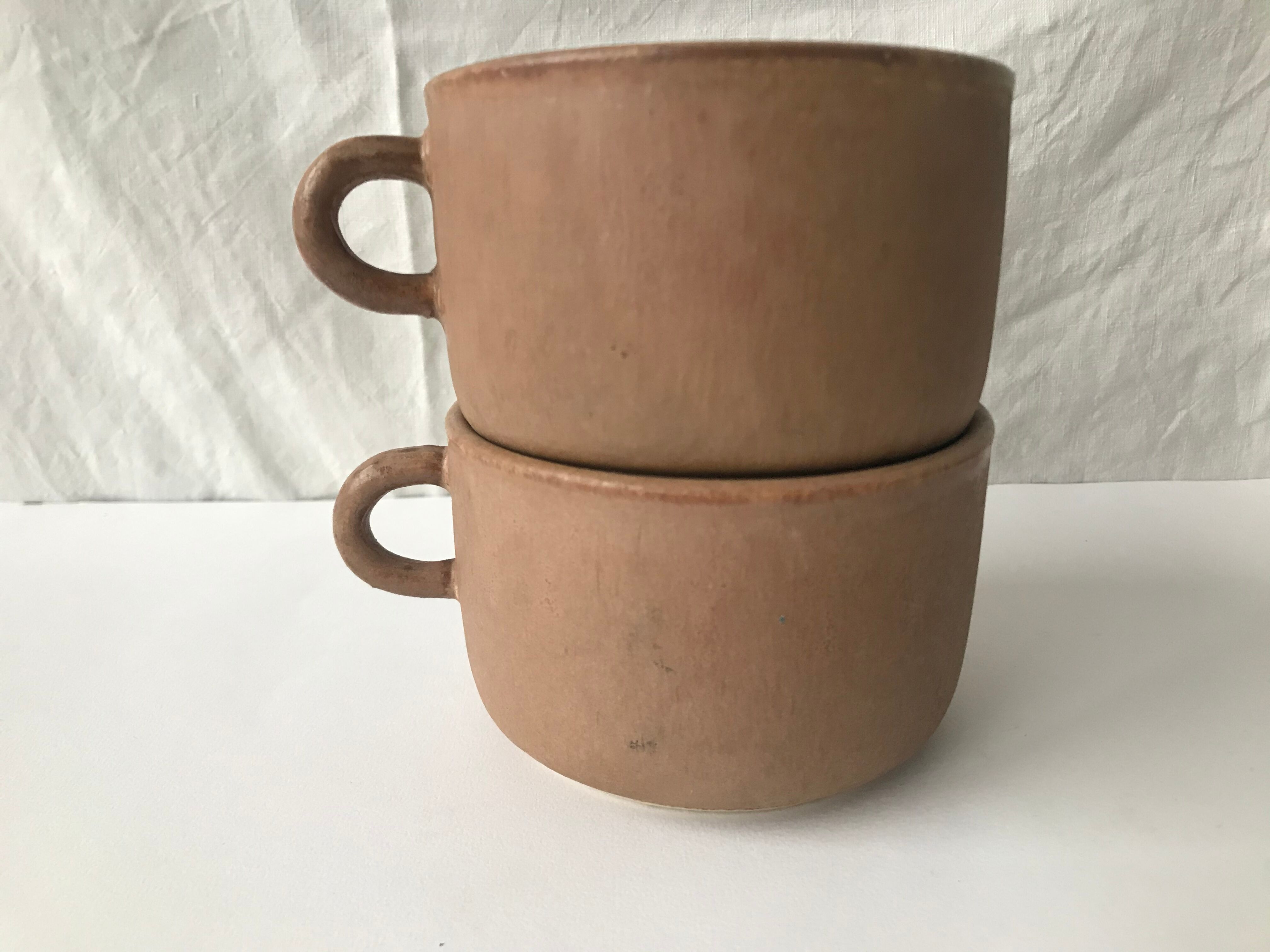 2 cups vintage sandstone