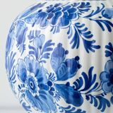Royal Delft blue ceramic lamp, 1971, new pistachio silk shade.