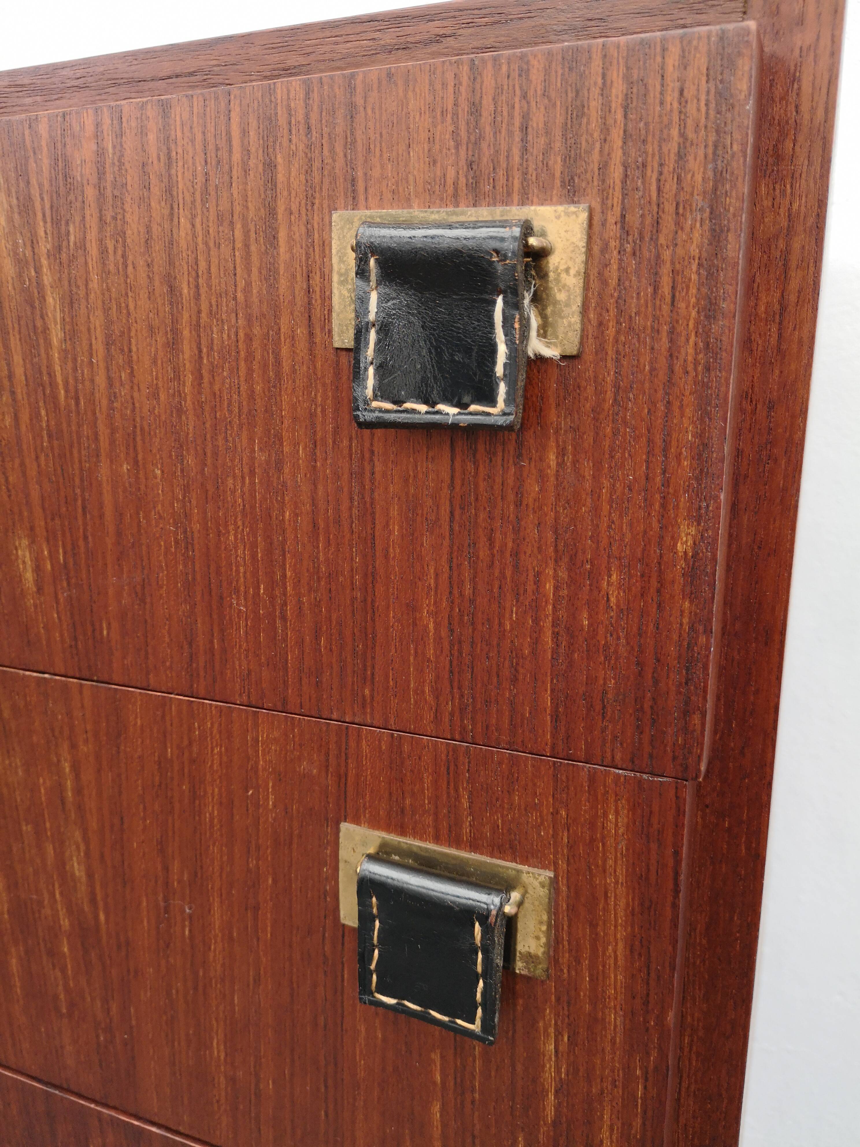 Vintage dresser