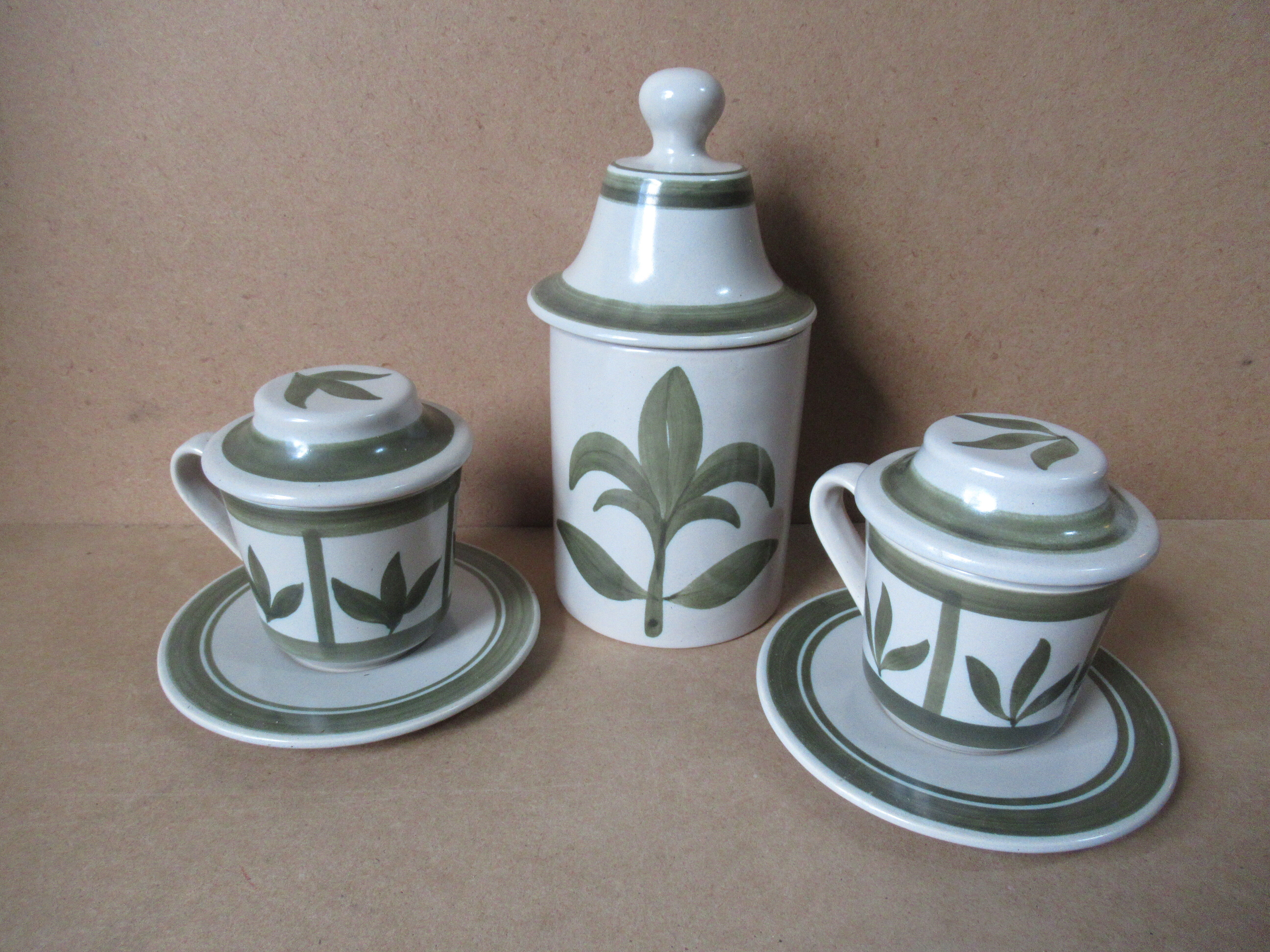 Longchamps faience - apothecary pot and 2 infusion cups from the 1970s