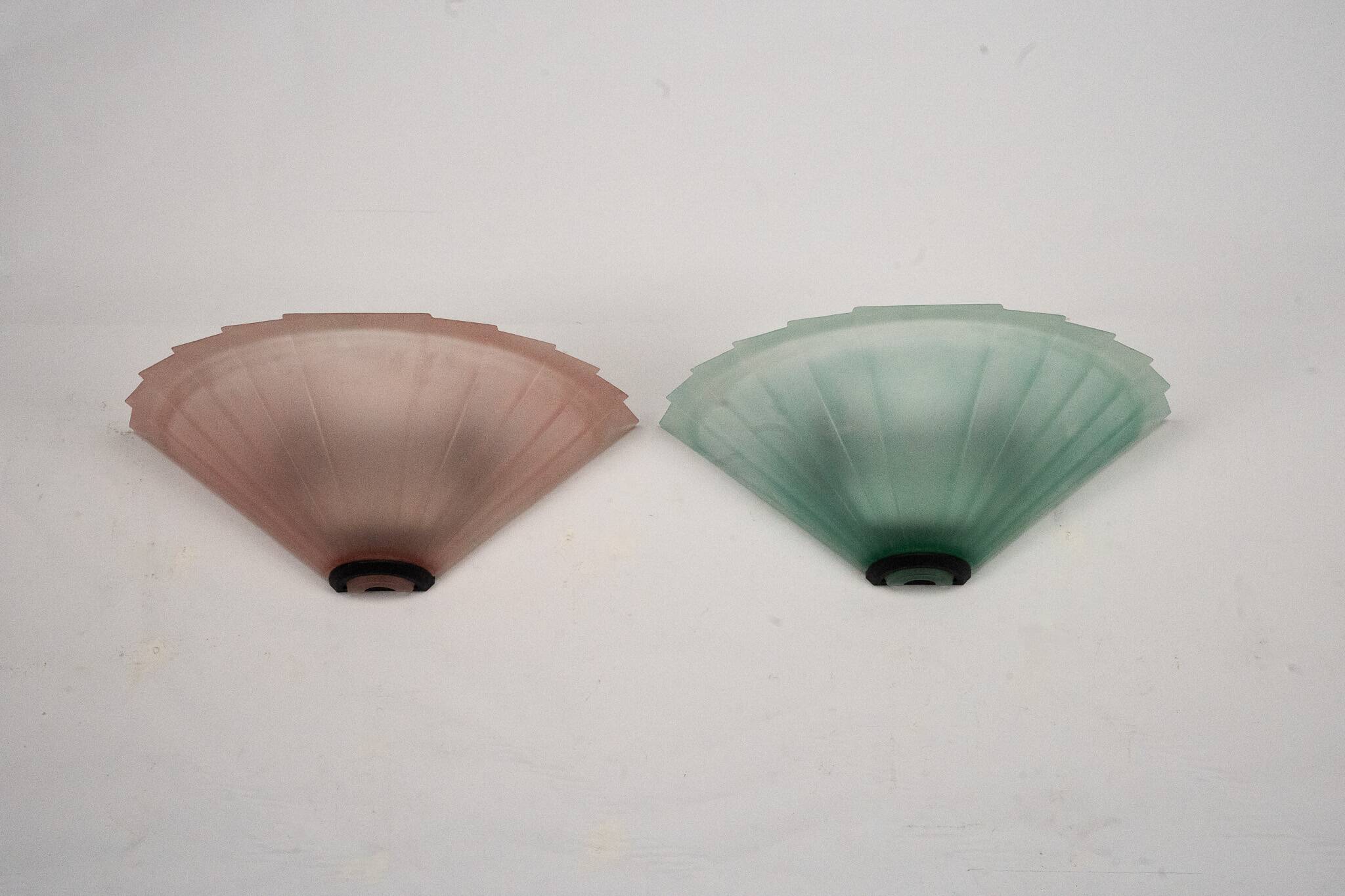 Pair of De Majo sconces in thick pink and green murano glass. Italy 1980s