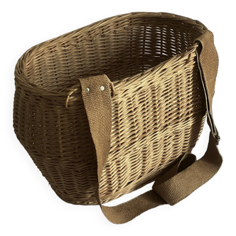 Woven wicker fishing basket