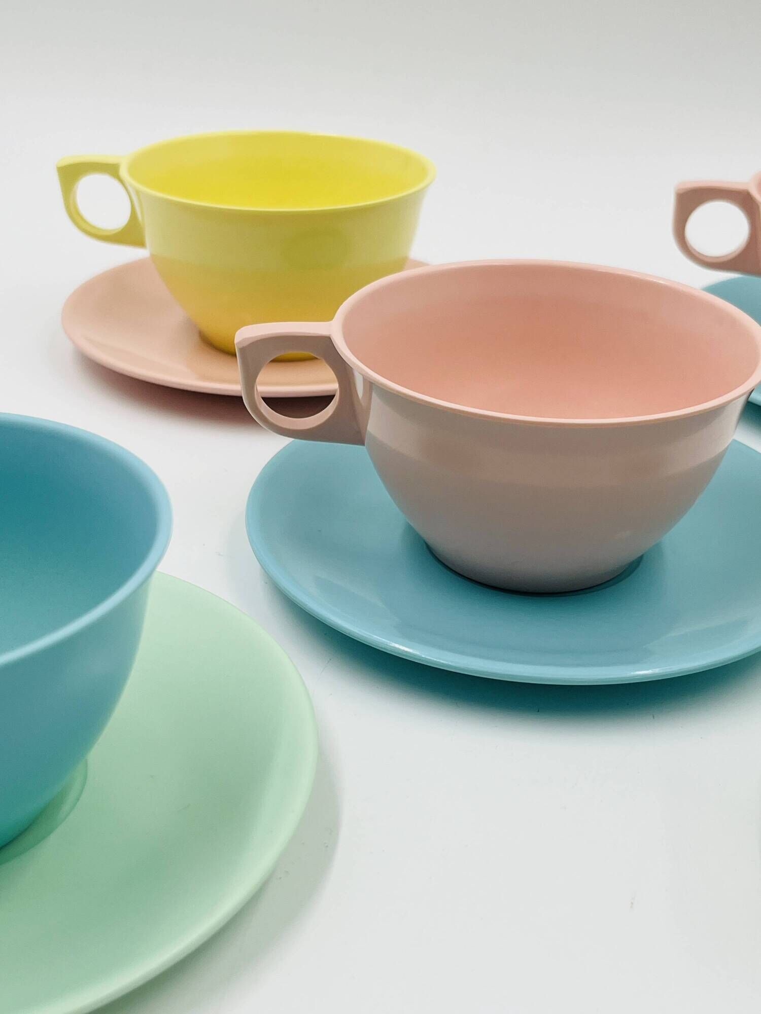 Élysée cup and saucer set in melamine