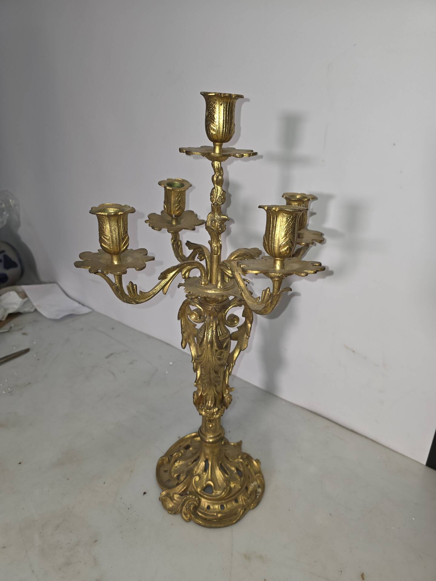 Louis XV style chandelier in gilded bronze