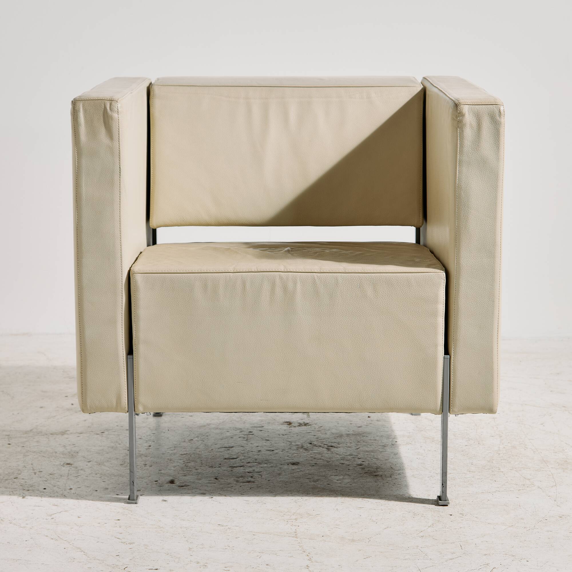 Kinnarps leather armchair