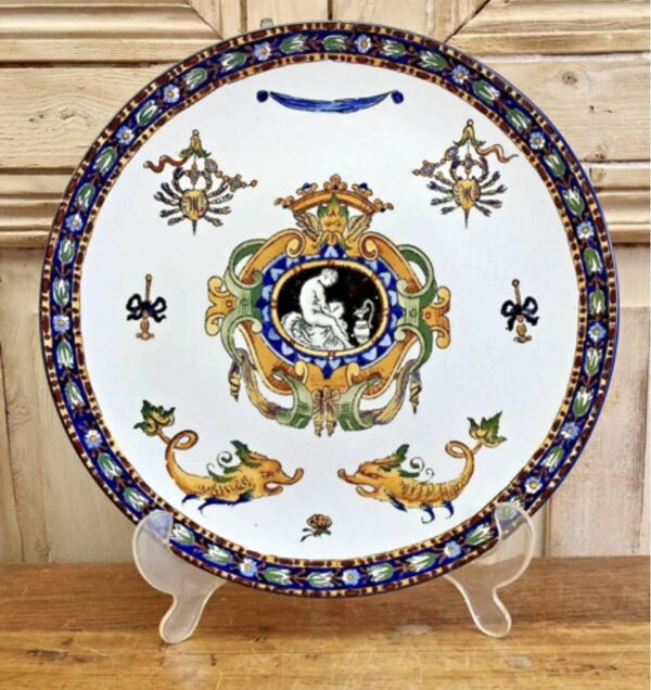 Assiette lentille plat Gien Renaissance fond blanc XIX
