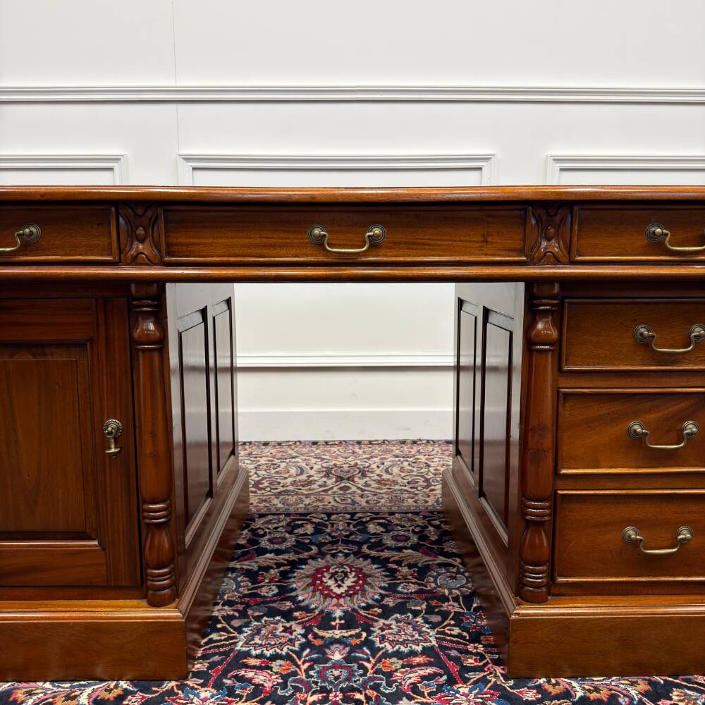Classic English Desk Brown Leather