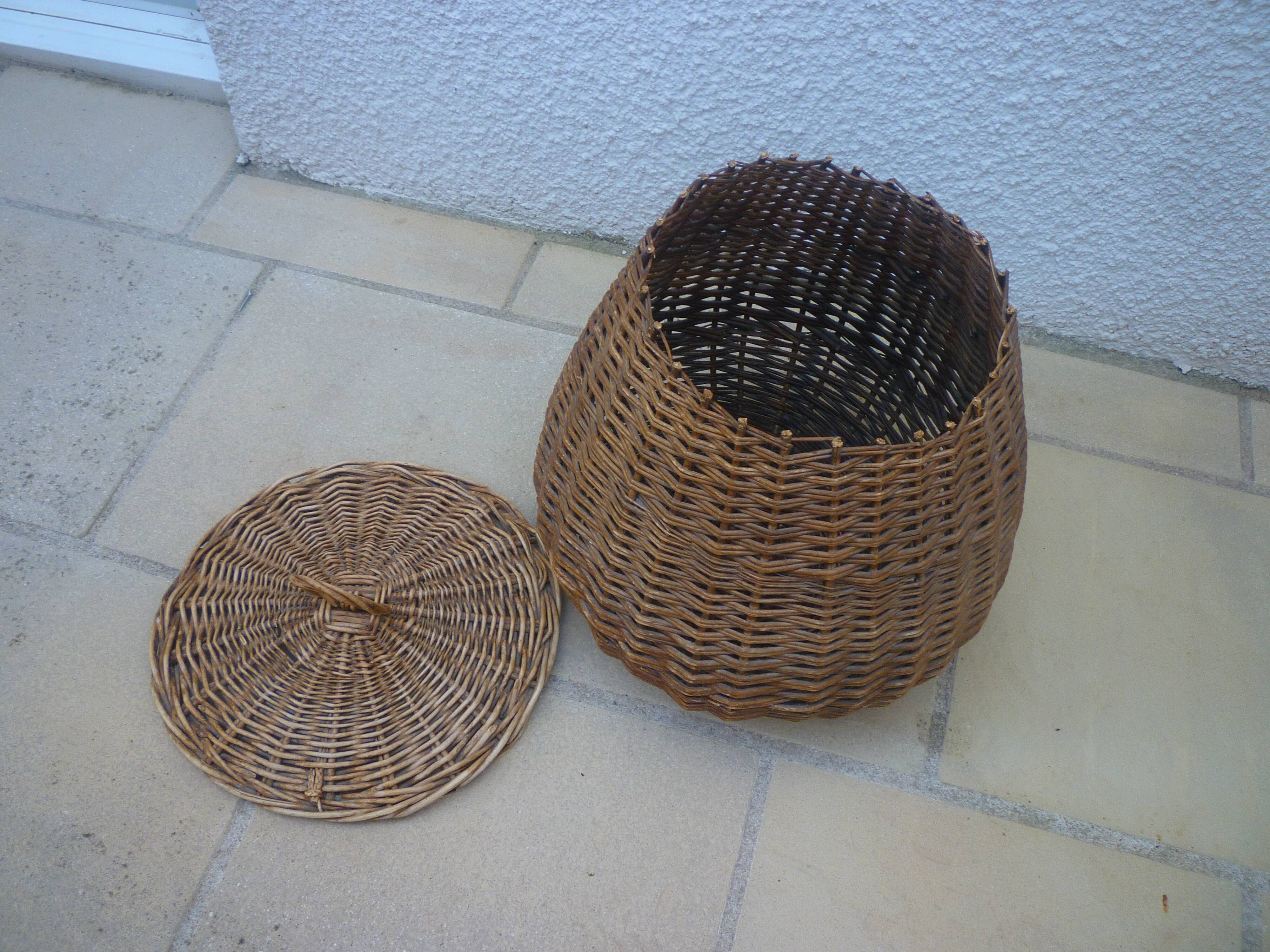 Hamper clothesline or other wicker and rattan