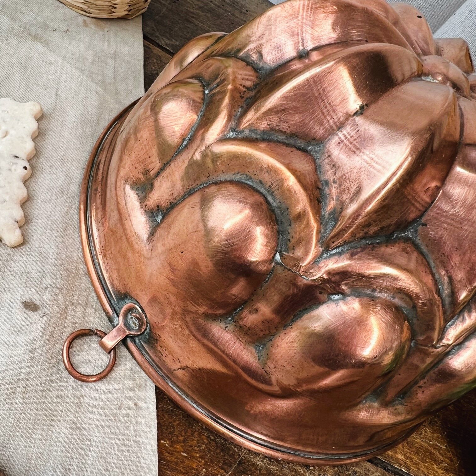 Round copper cake mold