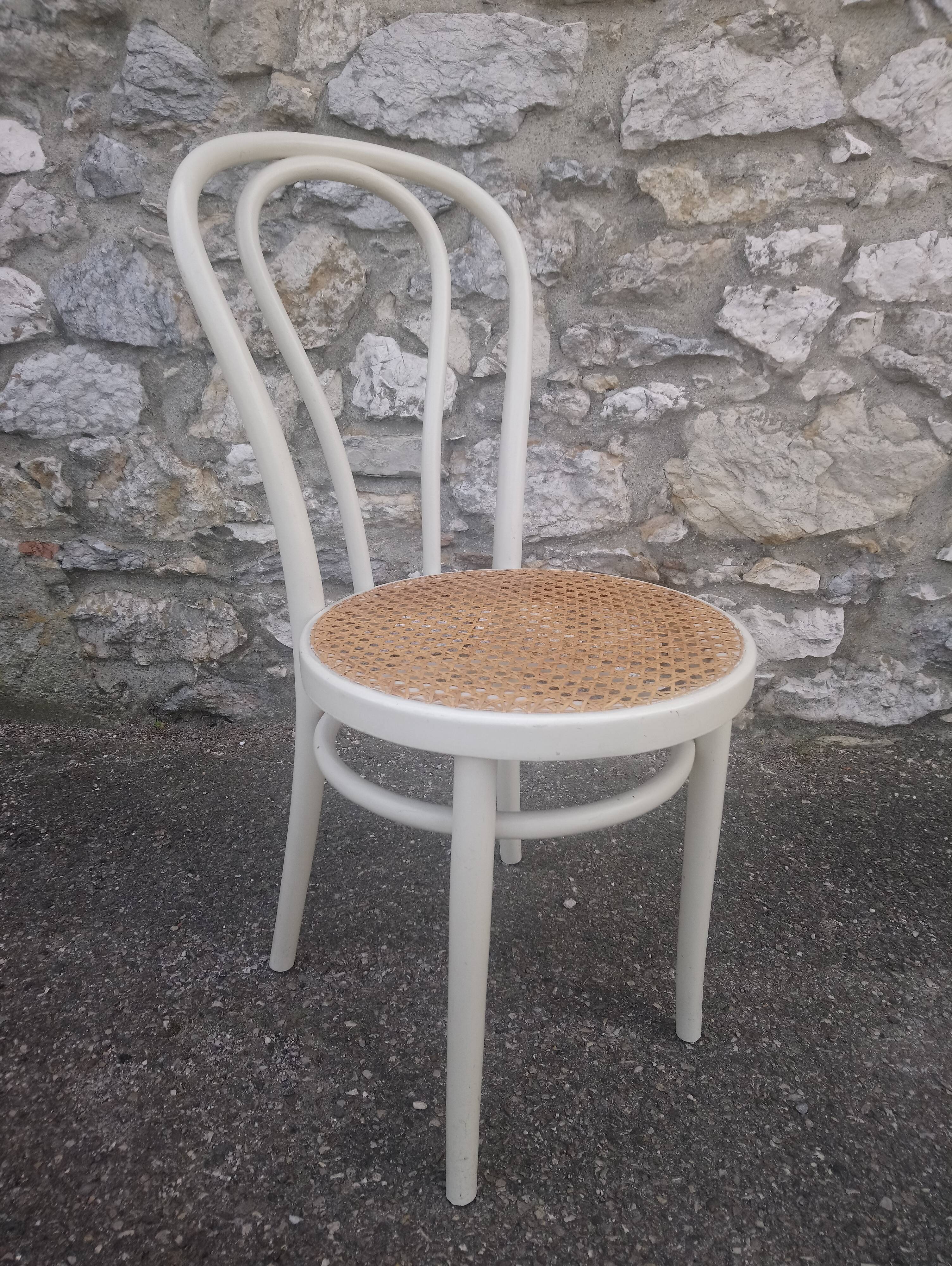 Chaise Thonet cannée