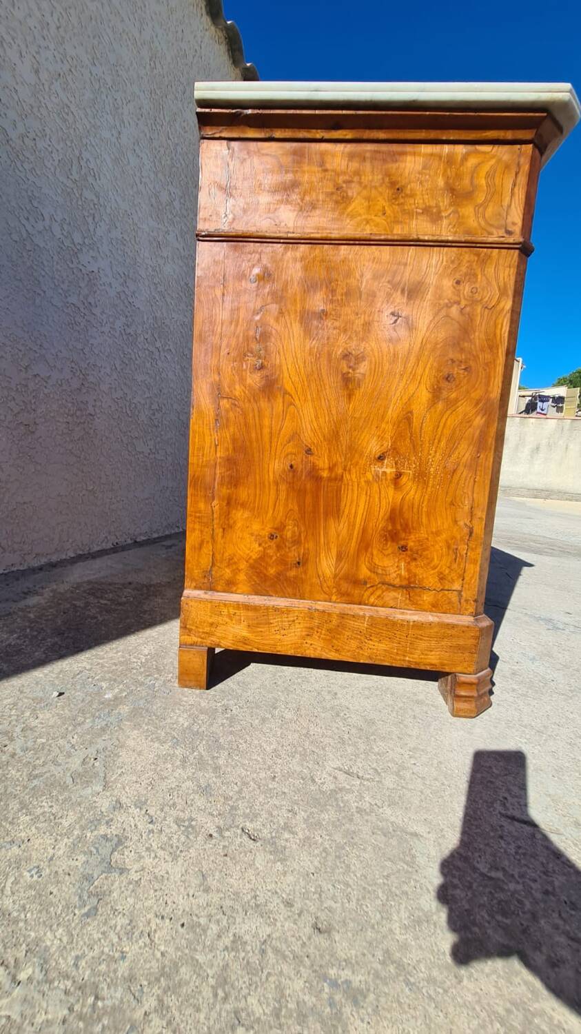 Commode style Louis Philippe en bois et marbre blanc