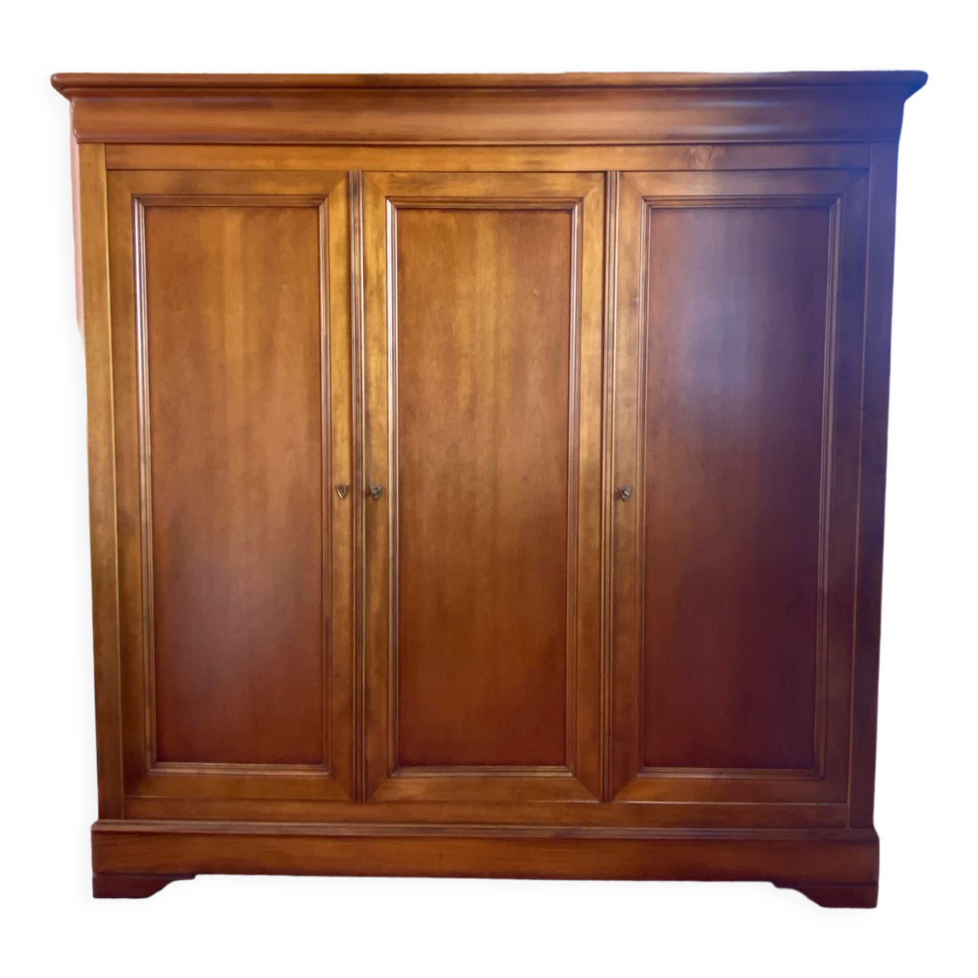 Wooden cabinet