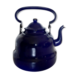 Midnight blue enamelled kettle