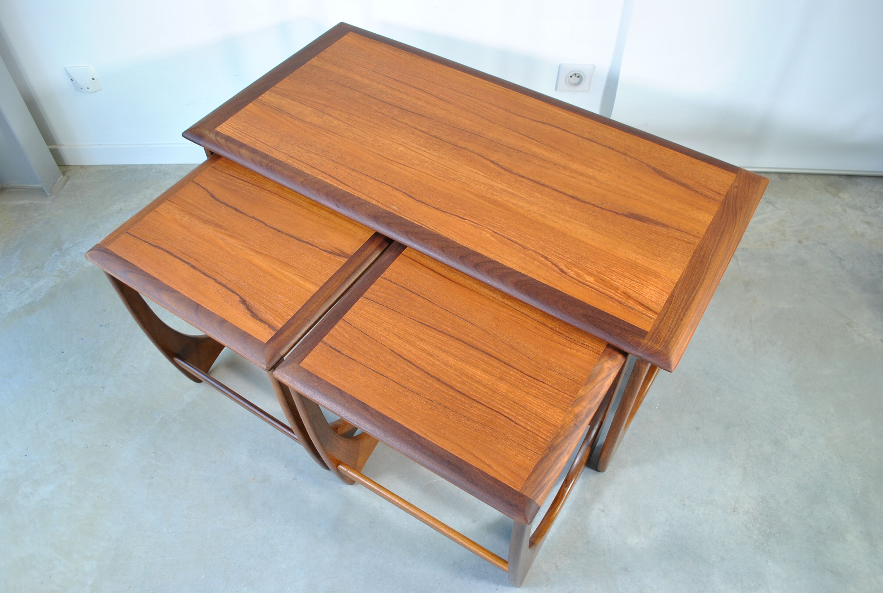 Large pull-out table G-plan 1950