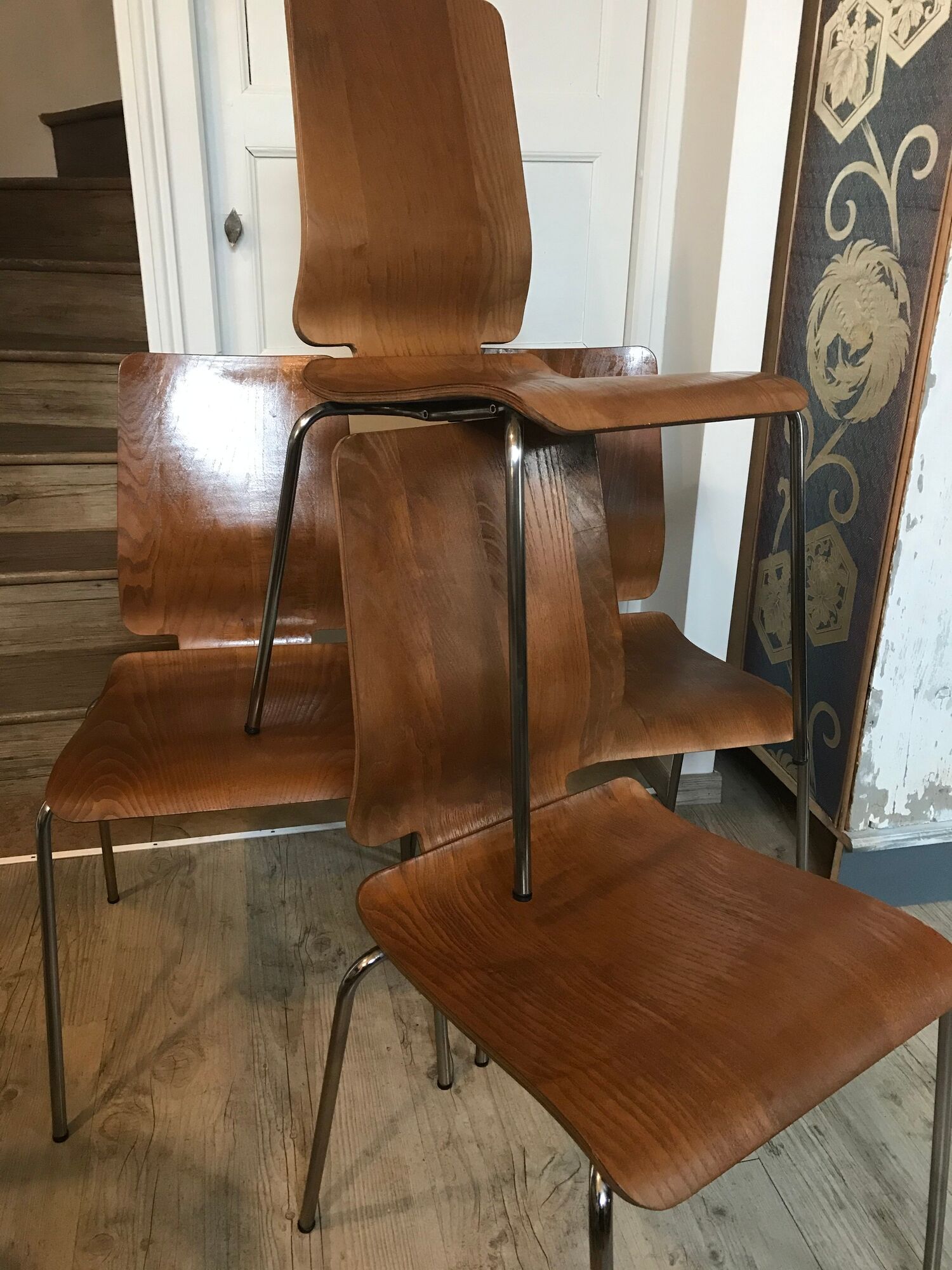 Lot of 4 vintage chairs thermomoulated