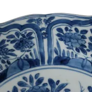 Chinese lobed dish with peony tree and fence – Kangxi, c.1700–1720
