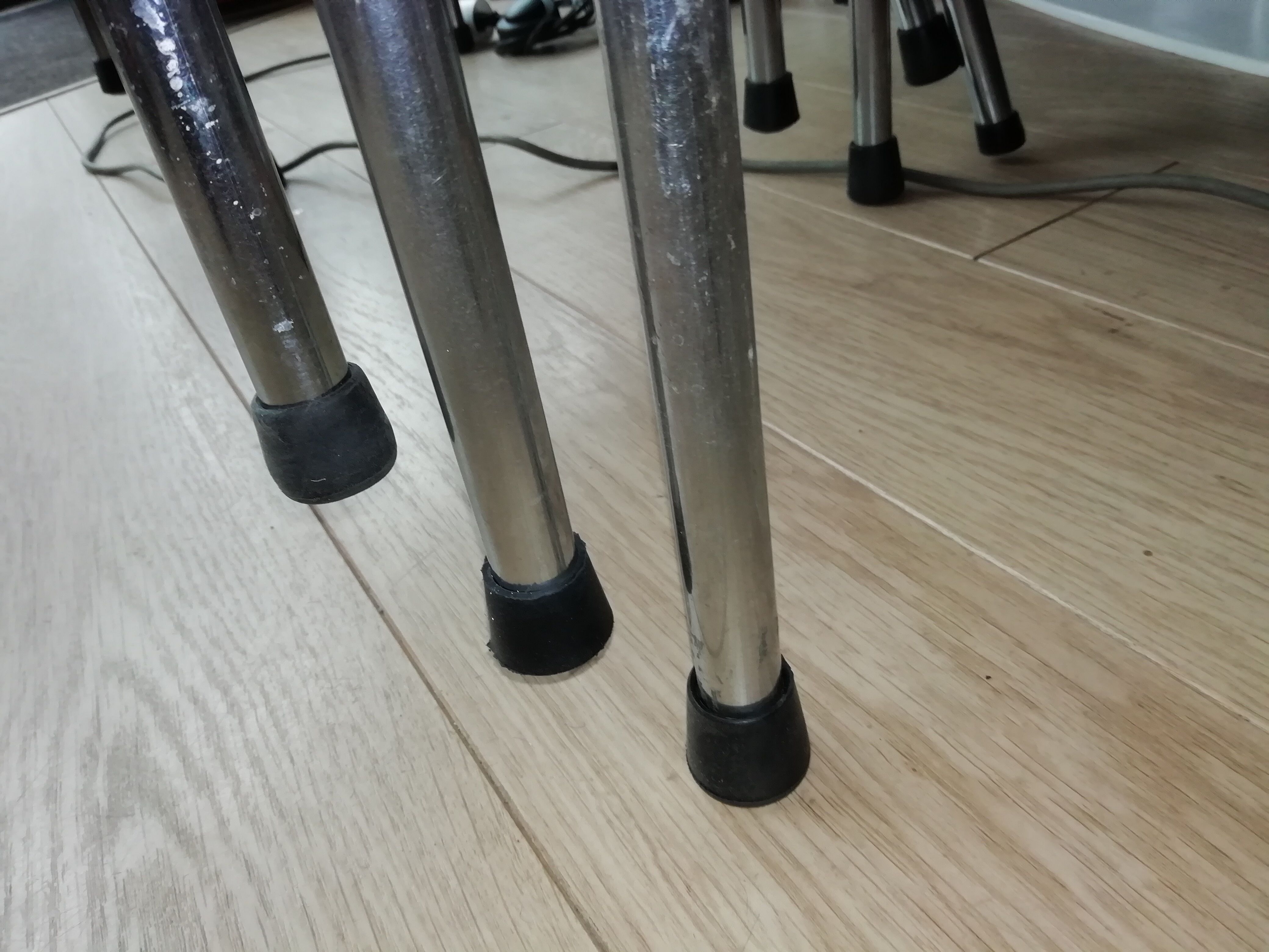 Six chairs" scoubidou" in bronze color