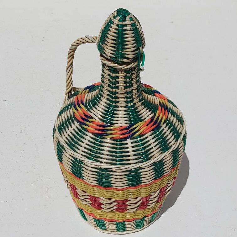 Vintage viresa scoubidou bottle