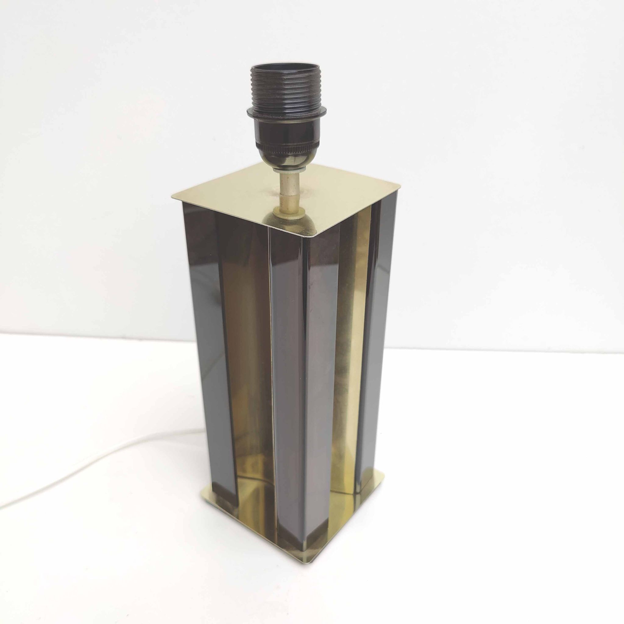 Lampe plexiglas et métal doré années 70