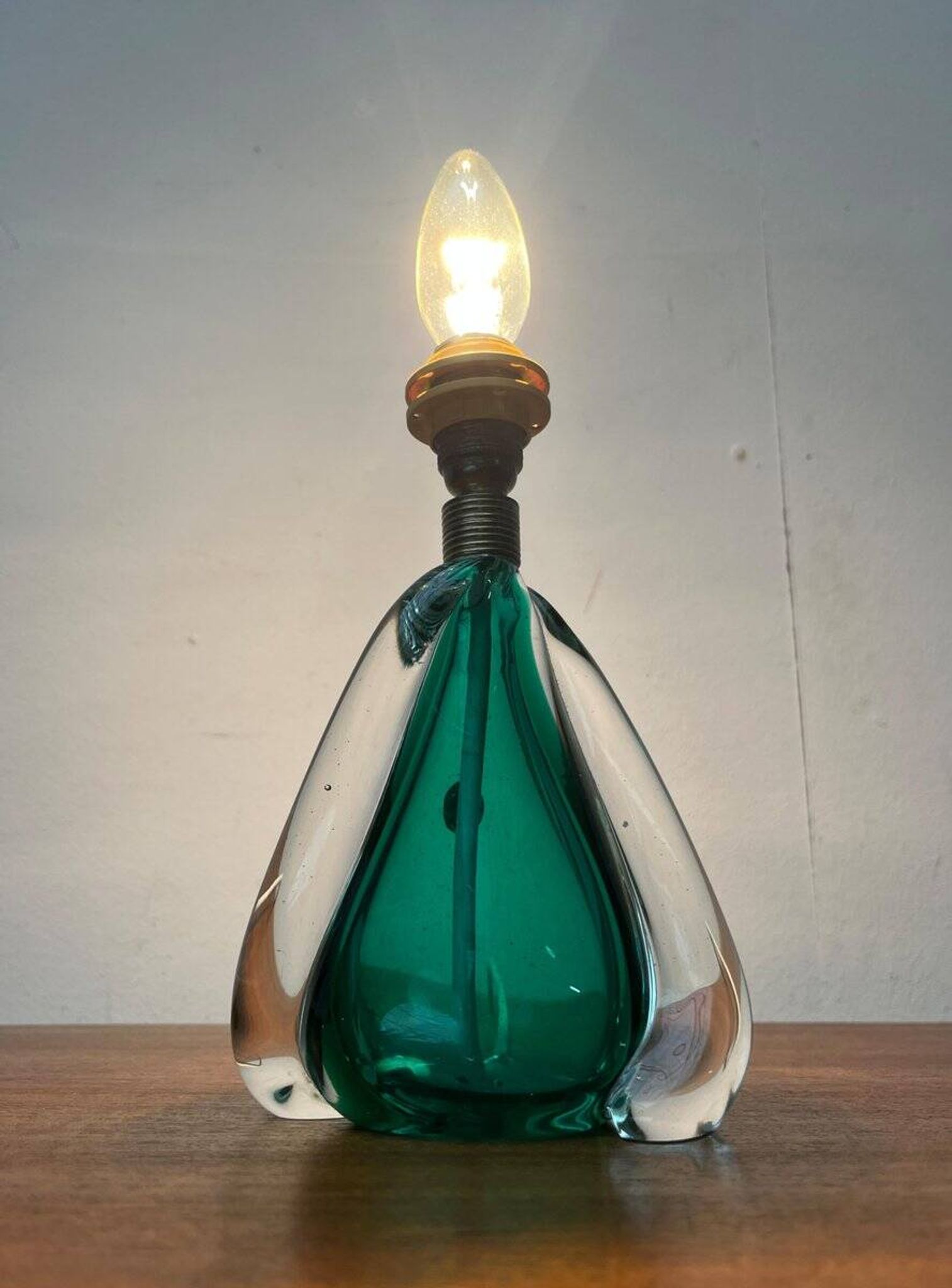 Mid-century Italian Murano glass table lamp from the 1950s.