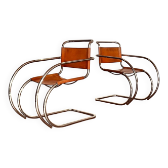 Paire de fauteuils MR20 de Ludwig Mies van der Rohe édition des années 70