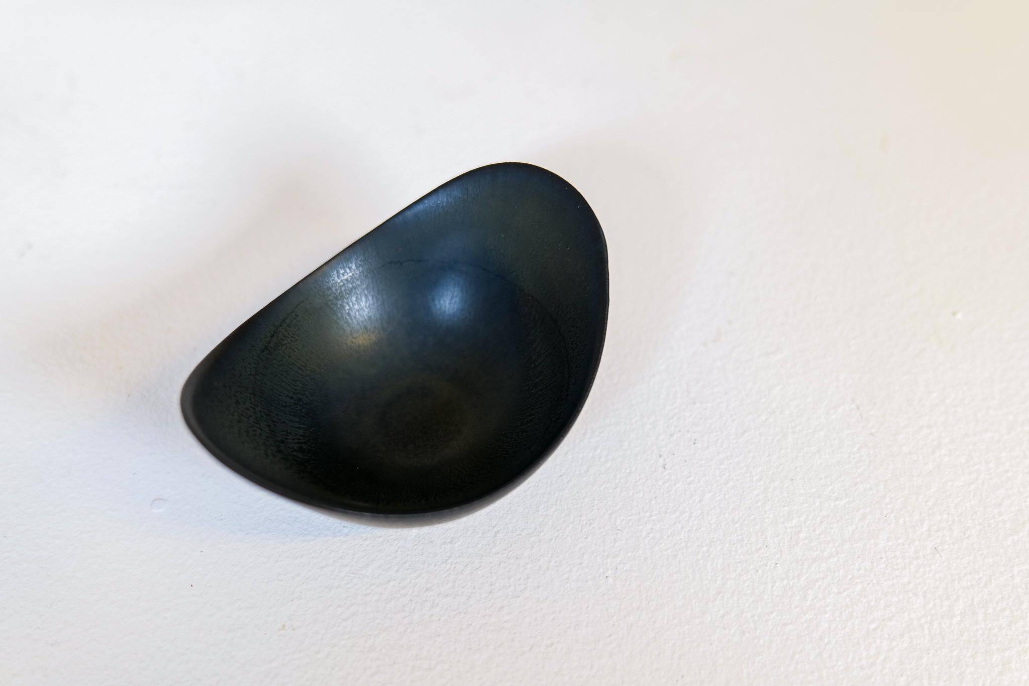 Mid-century modern ceramic set of 3 bowls by Gunnar Nylund, Rörstrand, Sweden.