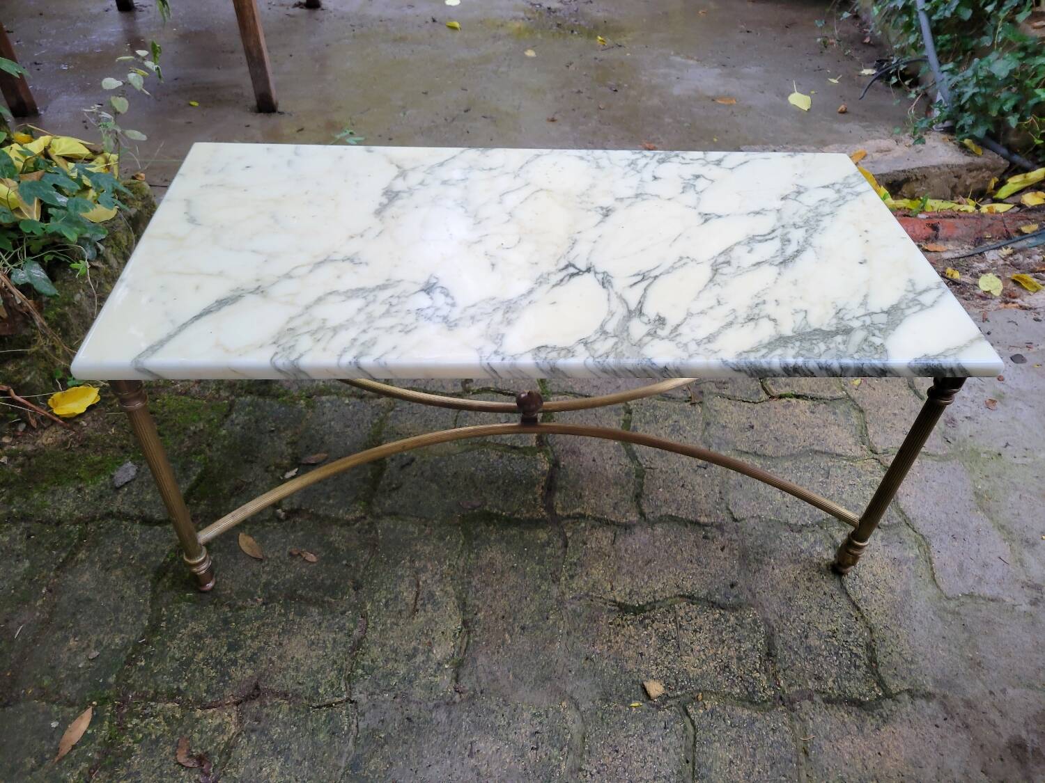 Marble and gilded bronze coffee table