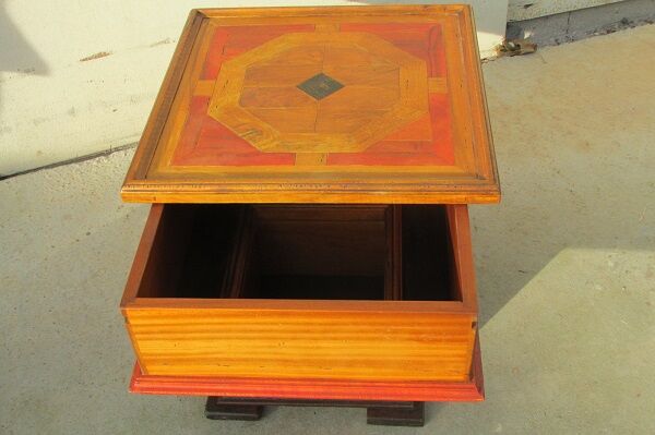 Pretty little bar table, sliding tray