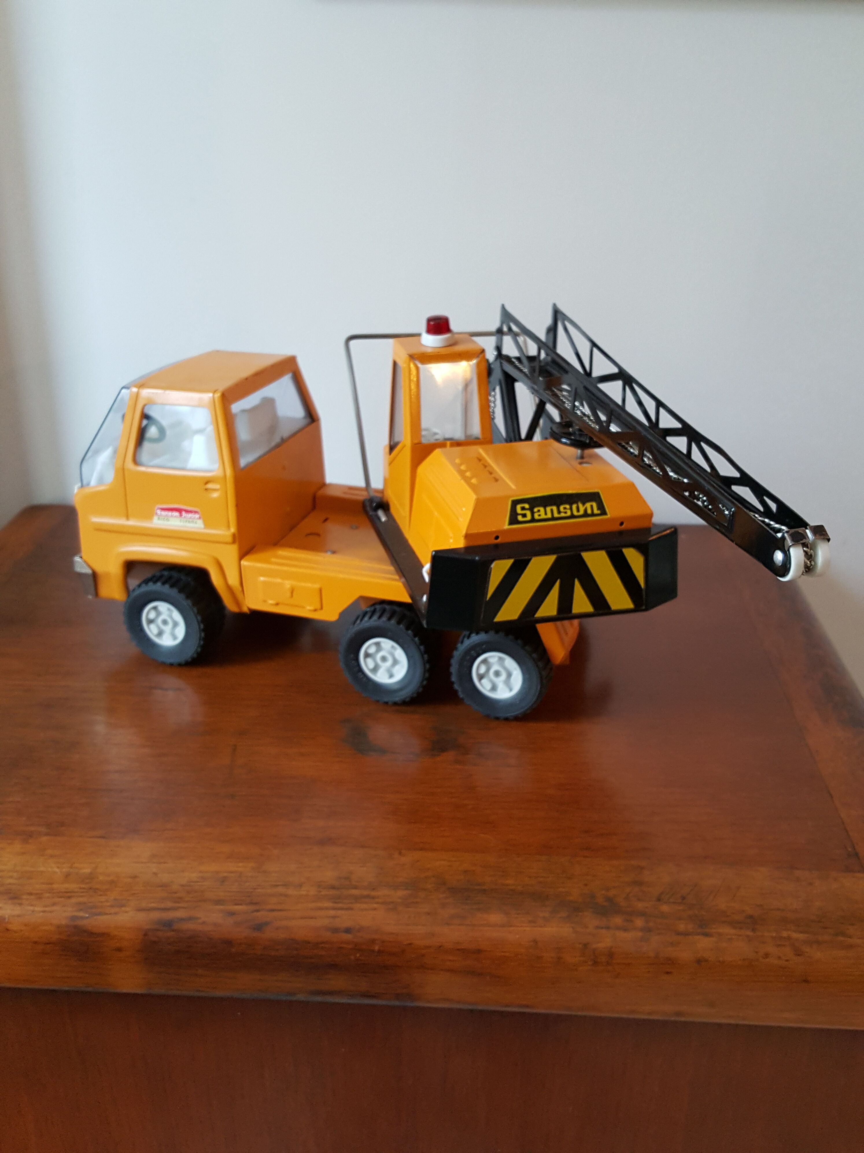 old truck sheet metal crane Sanson Junior Rico Espana 70s