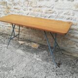 Folding table