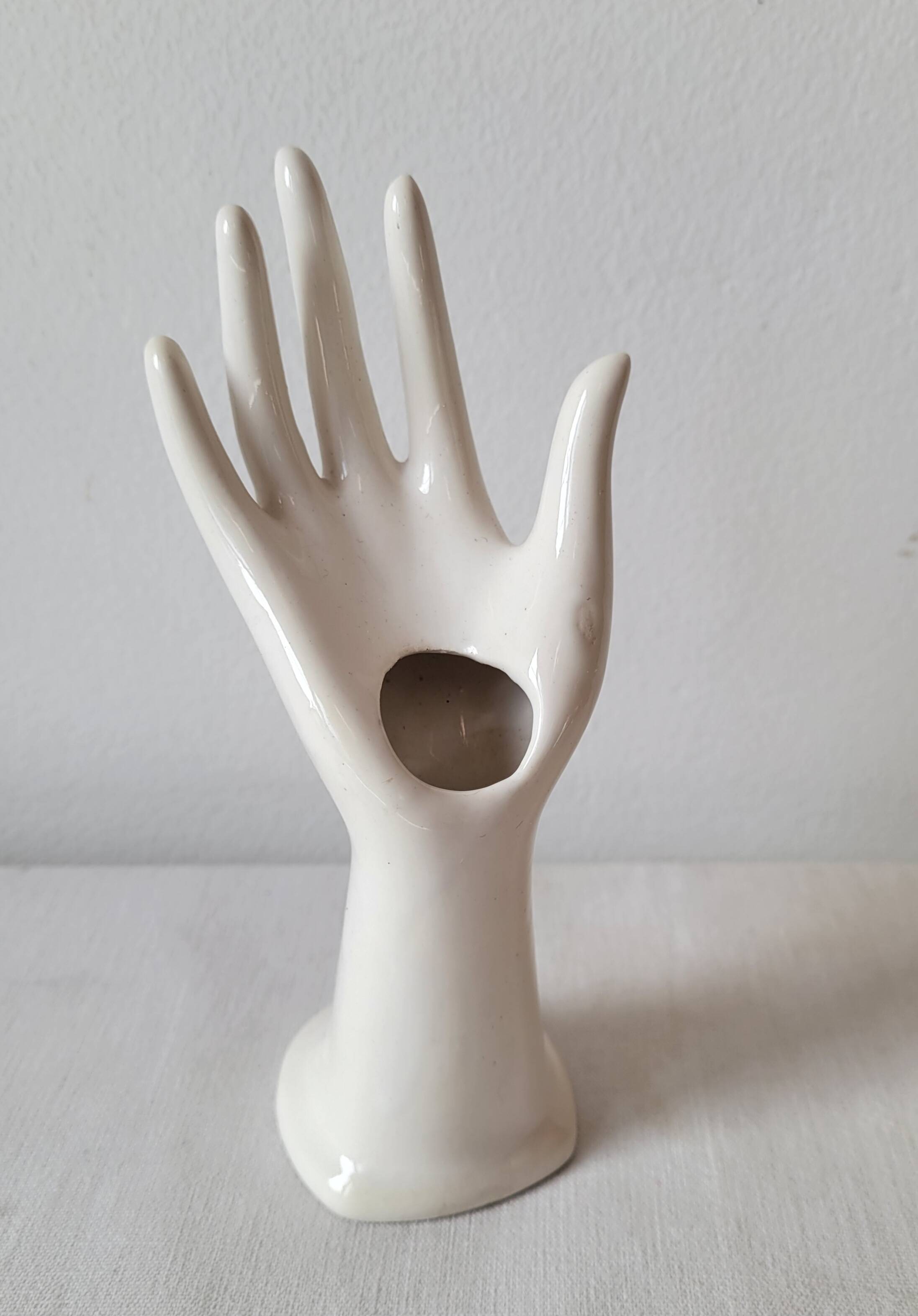 Hand-shaped ring vase